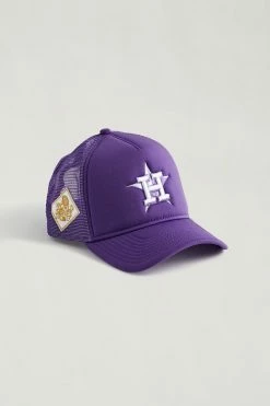 Brand new โค๏ธ New Era Houston Astros Trucker Hat Purple โญ