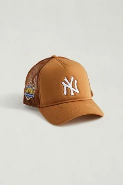 Budget ๐ New Era New York Yankees Trucker Hat Gold โญ