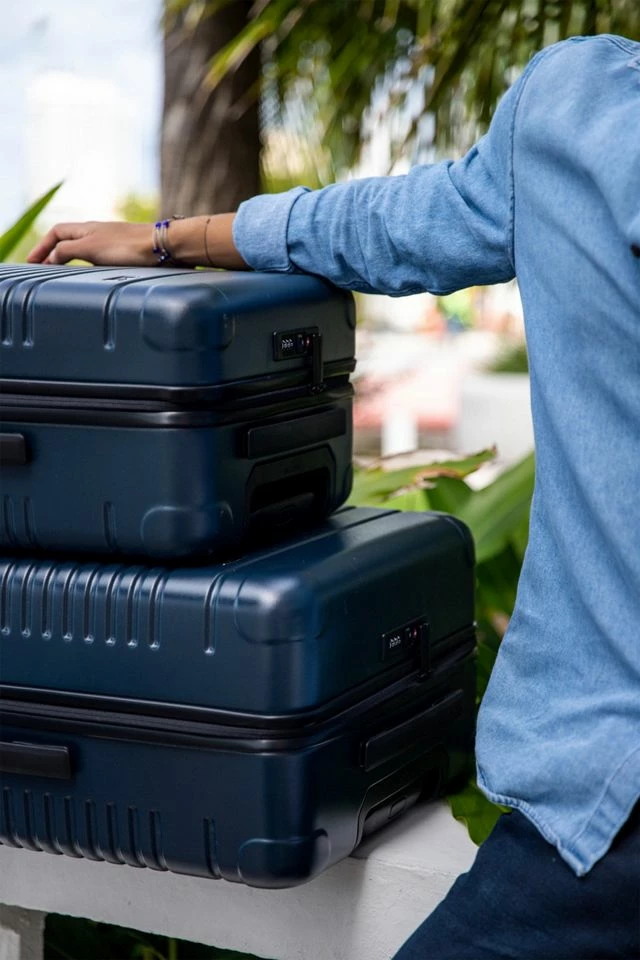 Budget ๐คฉ Arlo Skye Zipper Check-In Suitcase Navy ๐ฅ - Image 5